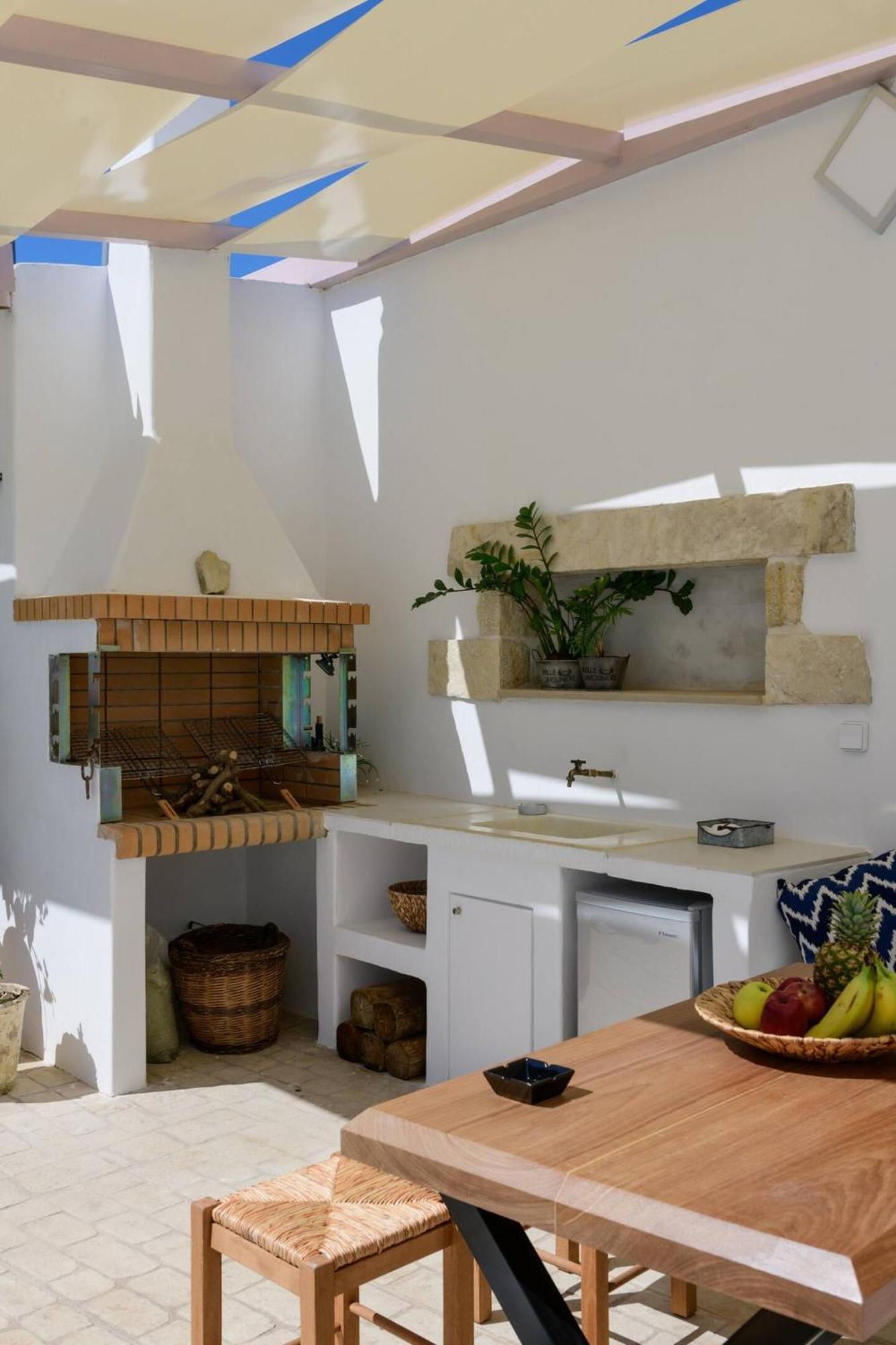 Chrisanthi Elegant Villa Пицидия Экстерьер фото